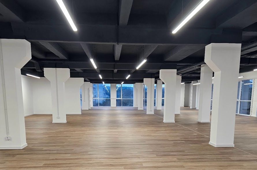 Pardoseli comerciale LVT