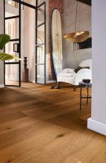 Parchet triplu-stratificat Authentic steamed oak 9026