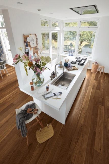 Parchet triplu-stratificat American walnut lively 9009